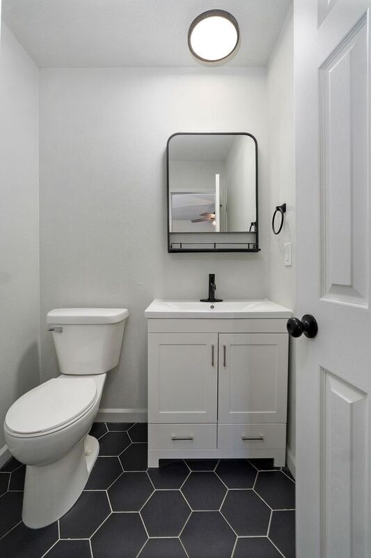 Building Photo - 2941 W Pacific St