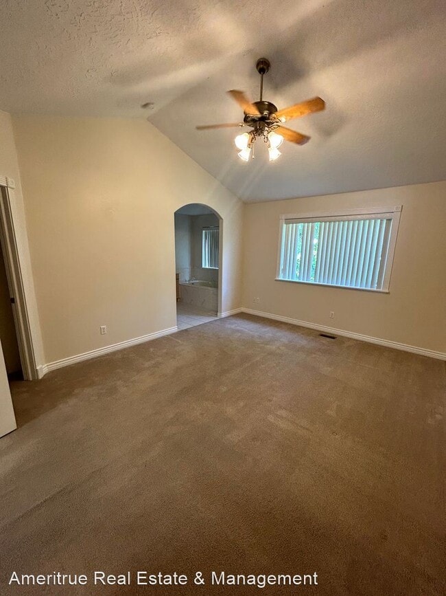 Building Photo - 3 br, 2 bath House - 1333 N 200 W