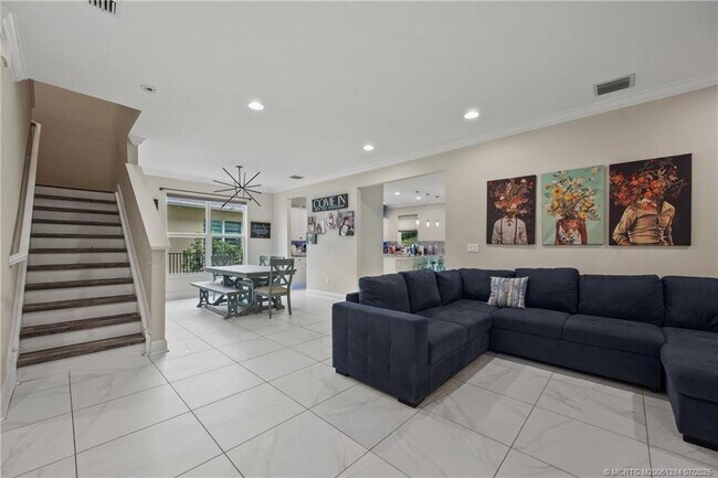 Building Photo - 1813 NW Cataluna Cir