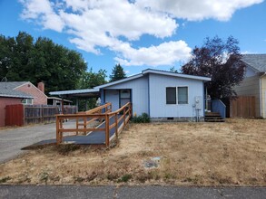 Building Photo - 2-bedroom 1 bath House