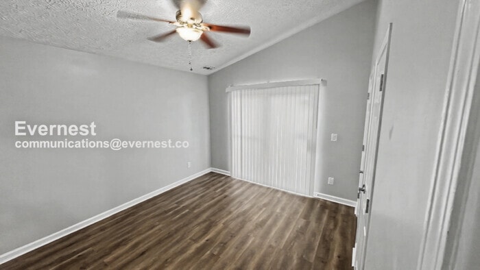 Building Photo - 1475 Pineland Ct