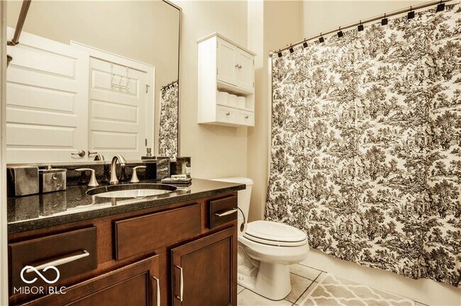 Building Photo - 802 N Meridian St