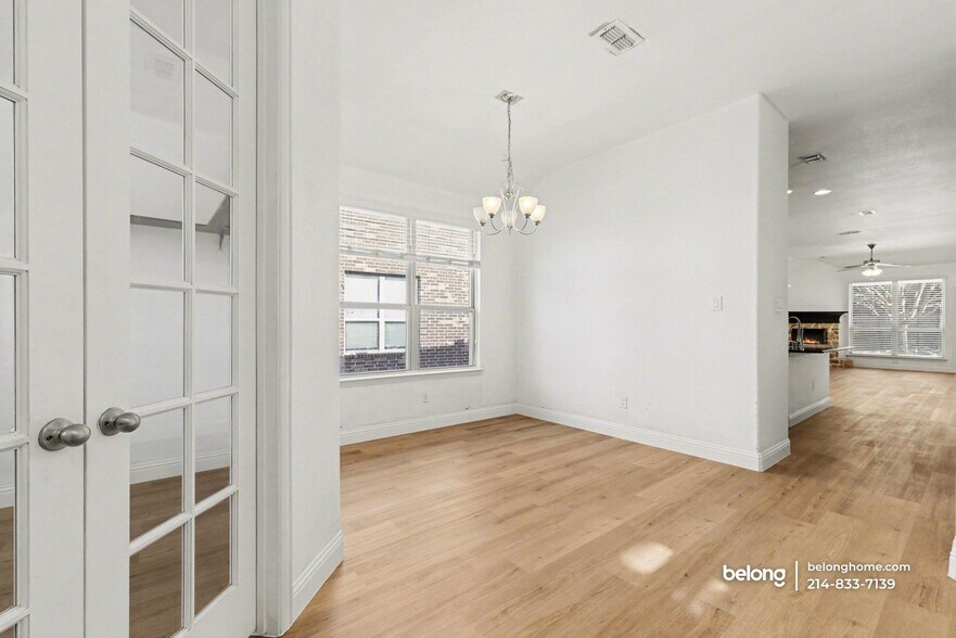 Building Photo - 741 Sundrop Dr