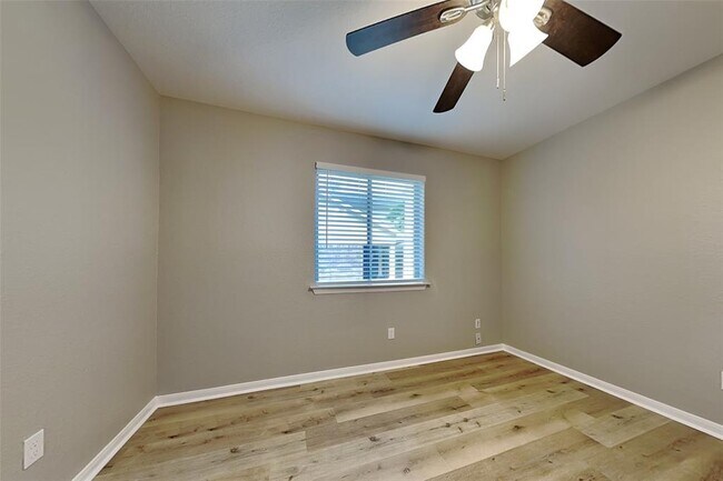 Building Photo - 22 Orchid Grove Pl