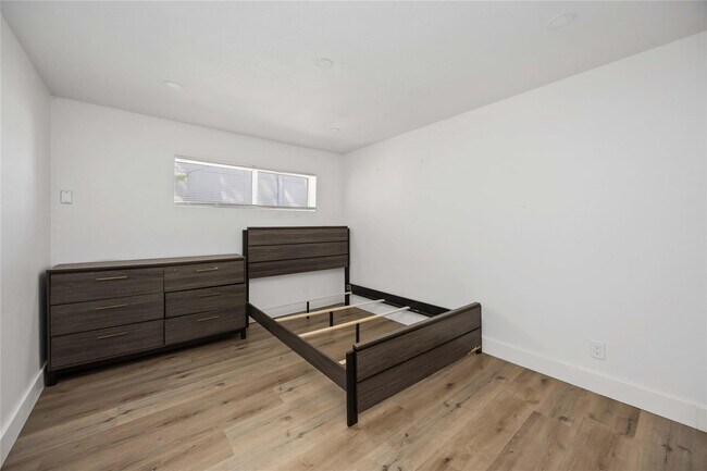 Building Photo - 2218 Hazard St