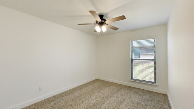 Building Photo - 301 Post Oak Ave