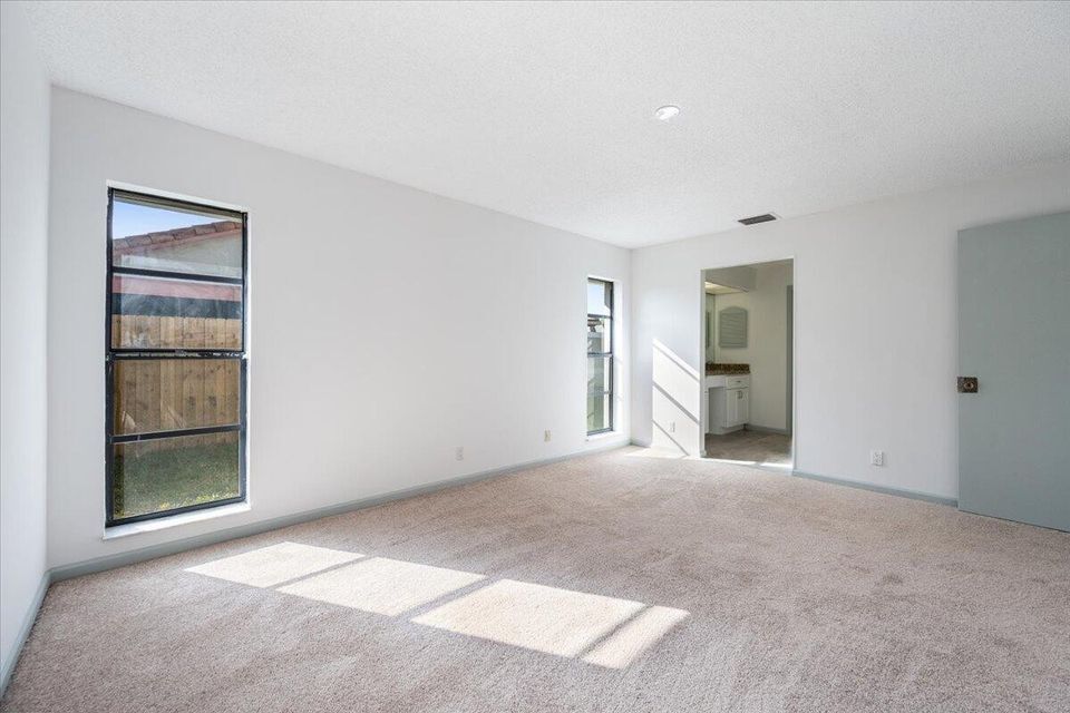 Building Photo - 2216 Amesbury Ct