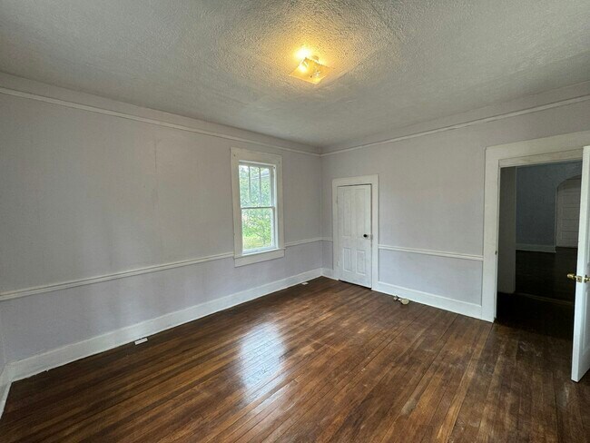 Building Photo - 435 Alta Woods Blvd