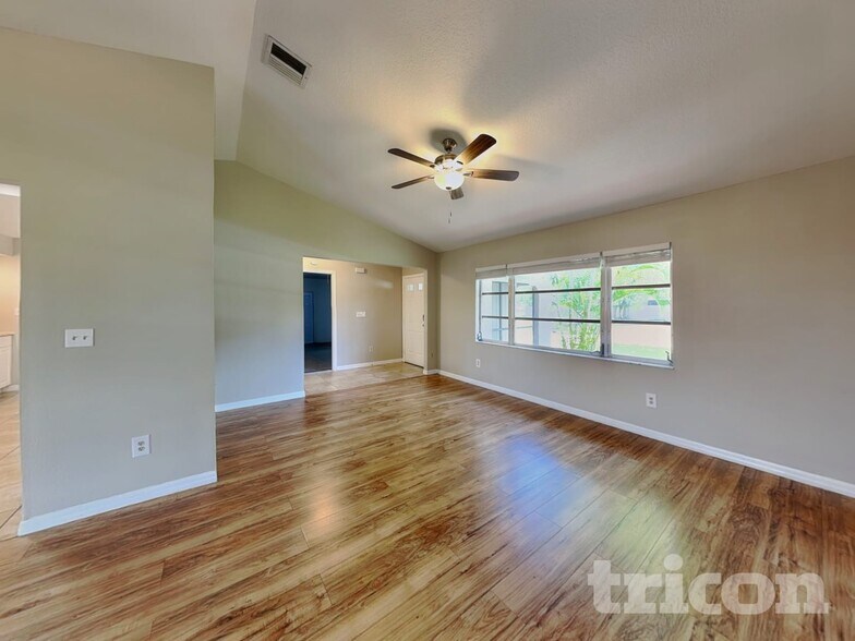 Building Photo - 20336 Peachland Blvd