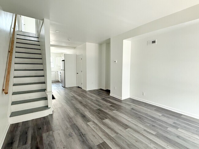 Building Photo - 1520 S Myrtlewood St