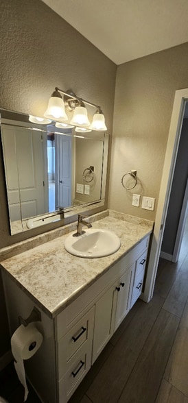 Building Photo - 3471 Iroquois Dr