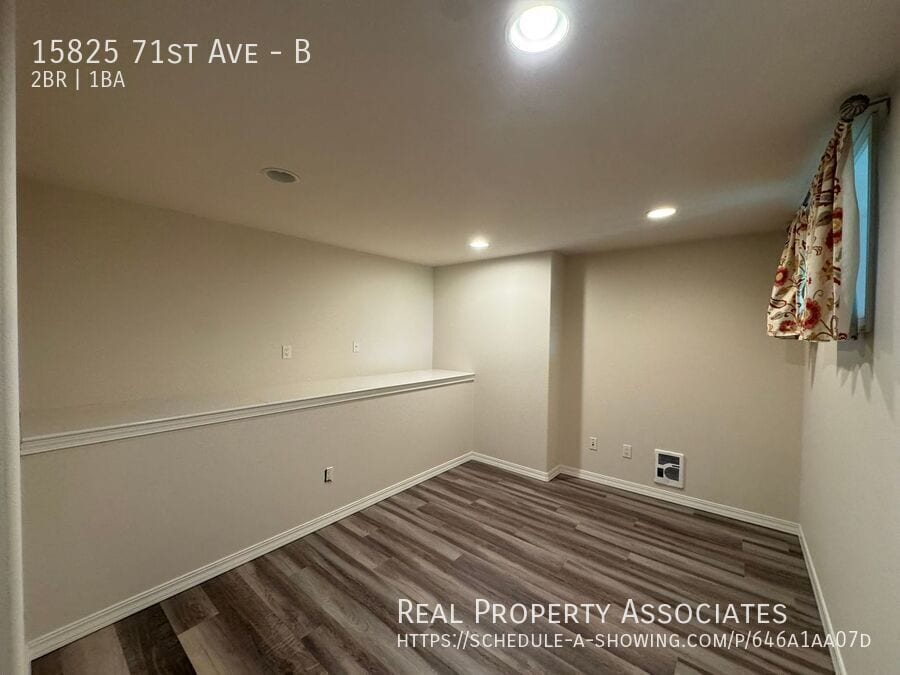 Building Photo - 15825 71st Ave NE