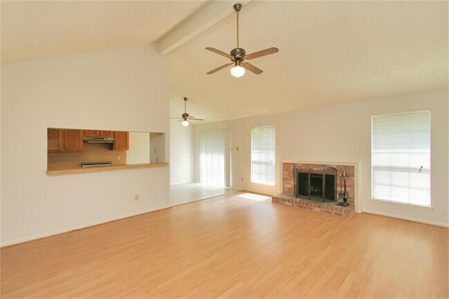 Building Photo - 2602 Lively Ln