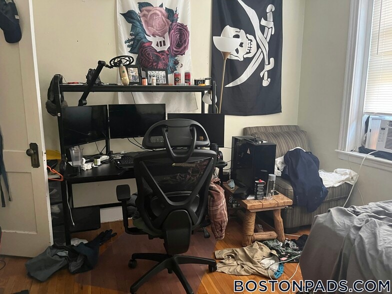 Building Photo - 1450 Commonwealth Ave