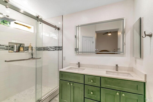 Building Photo - 3257 Vista Del Lago Way