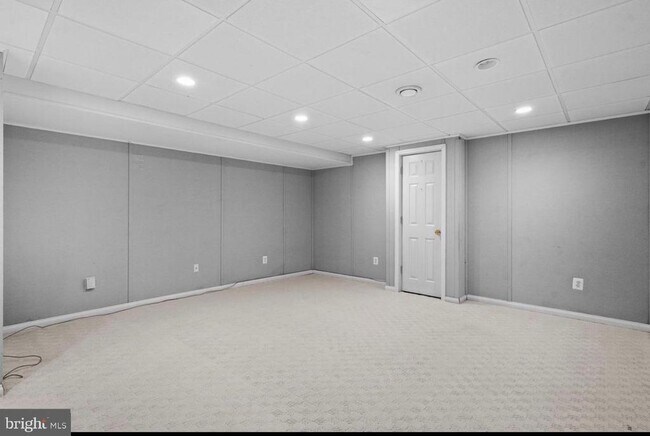 Building Photo - 25 Whittingham Cir