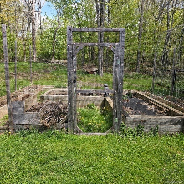 Building Photo - 2831 Pleasant Ridge Rd