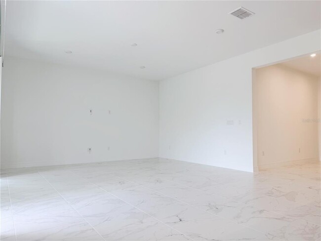 Building Photo - 13047 Pergola Ave