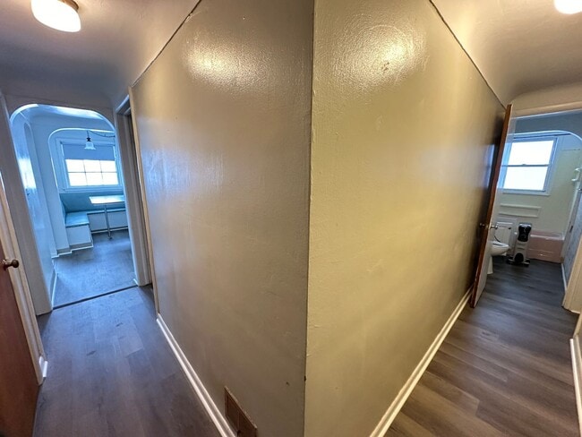 Building Photo - 1102 Napoleon Rd