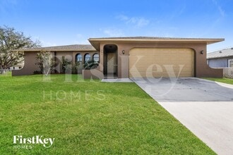 Building Photo - 241 SE 1st Ave