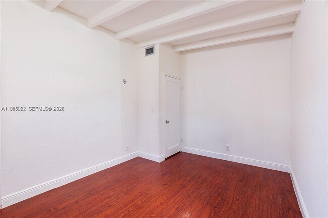 Building Photo - 1716 SW 12th Ct