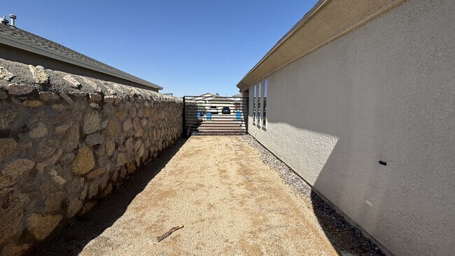 Building Photo - 11613 Flor Galatea Wy