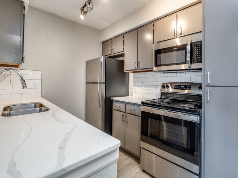 Hudson Apartments 2508 Forest Point Dr Arlington TX 76006 Apartment