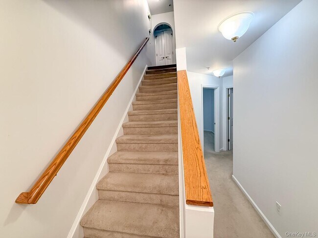 Building Photo - 212 Viewpoint Terrace