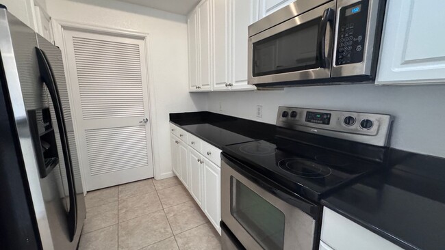 Building Photo - 3 Bedroom/ 2 Bath Condo for rent in Desira...
