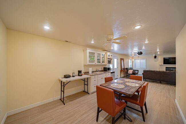Building Photo - 3660.5 Merlin Dr