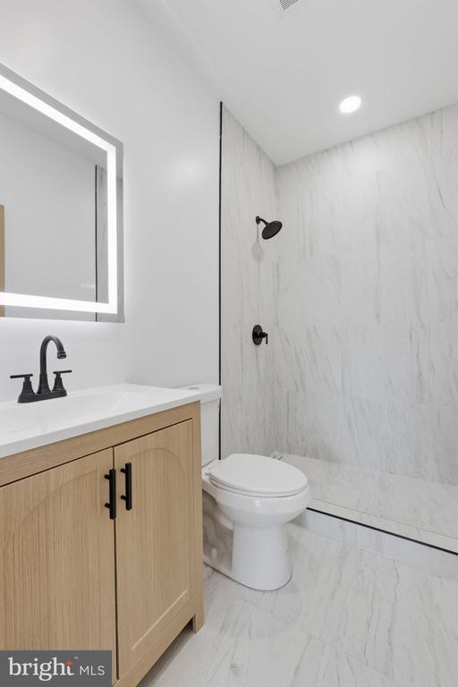 Building Photo - 31 Swan Ln