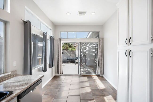 Building Photo - Beautiful One Story 2 Bedroom Townhome With 2 Car Attached Garage