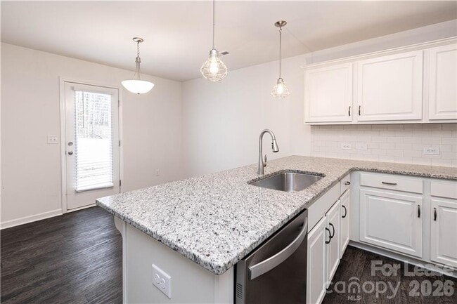Building Photo - 824 Yorkshire Dr