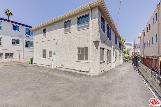 Building Photo - 1643 N Formosa Ave