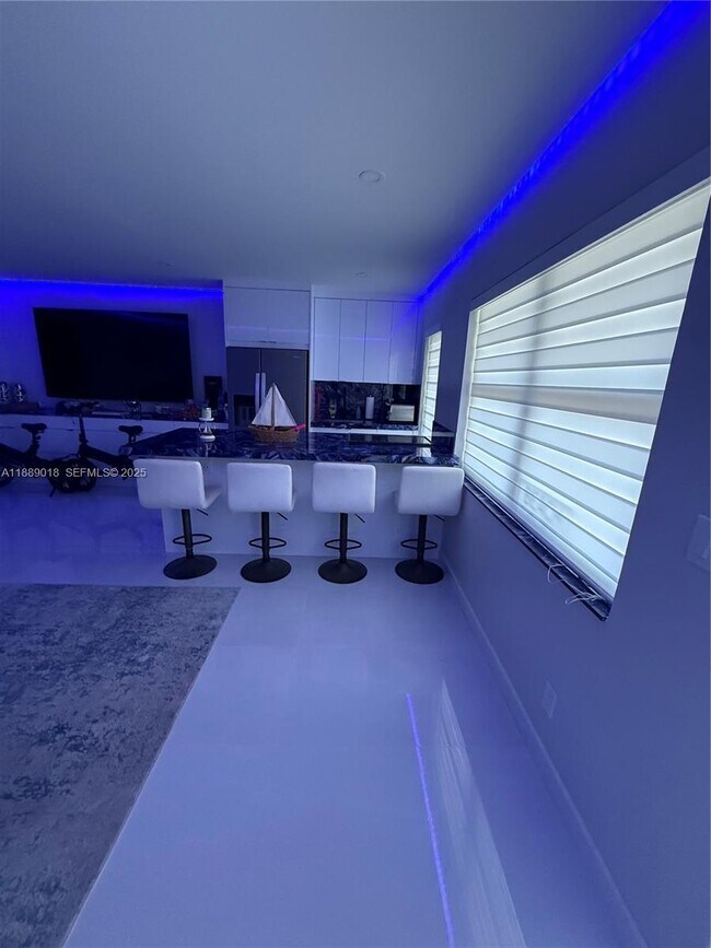 Building Photo - 901 S Surf Rd