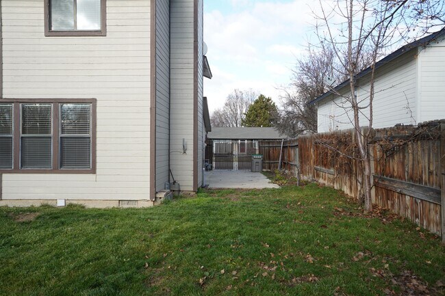 Building Photo - 11965 W Gunsmoke Dr