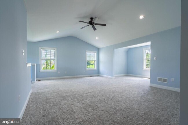 Building Photo - 576 Championship Dr