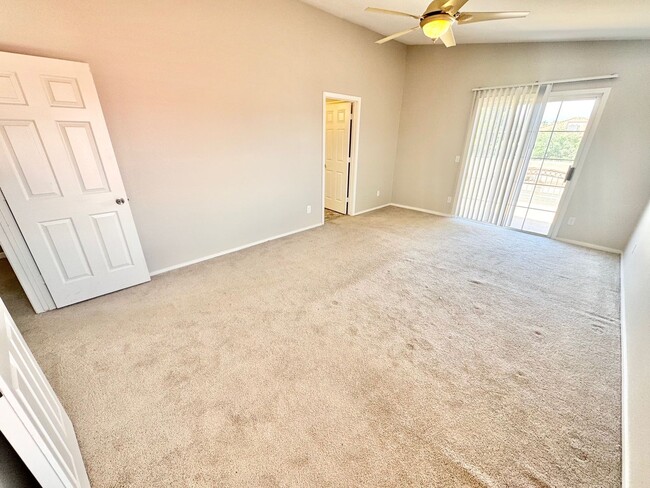 Building Photo - LIMITED TIME ONLY: $500 OFF 2ND MONTH'S RENT -MOVE IN W/IN TWO WEEKS TO TAKE ADVANTAGE of this Be...