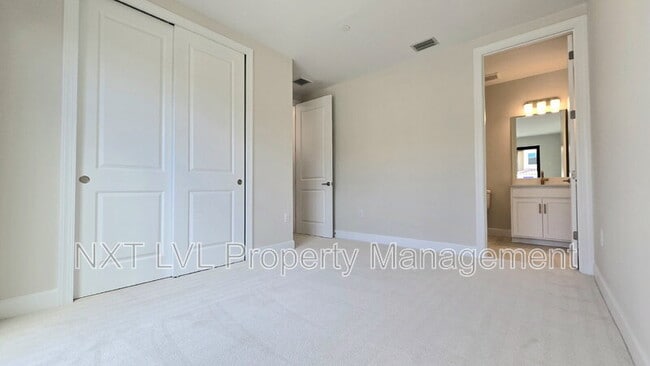 Building Photo - 15319 Lucerna St