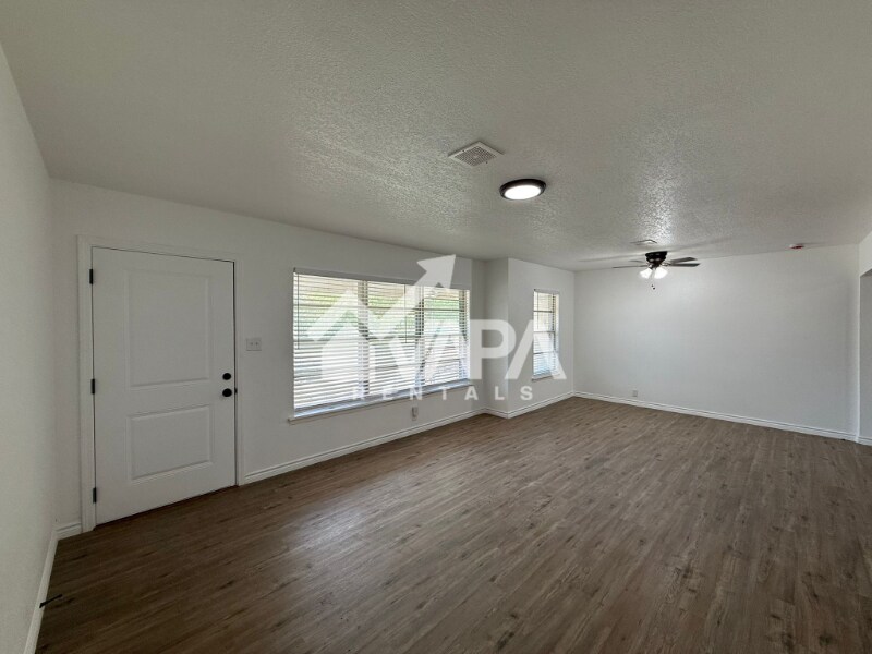 Building Photo - 507 Stockton Dr