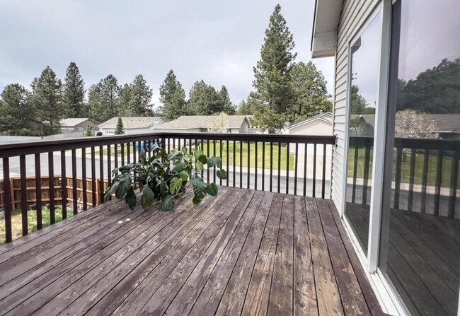 Building Photo - 4 Bedroom in Cheney