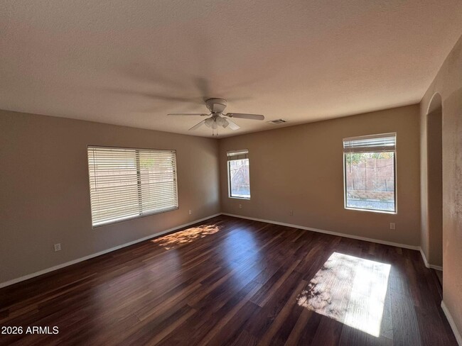 Building Photo - 3439 E Juanita Ave