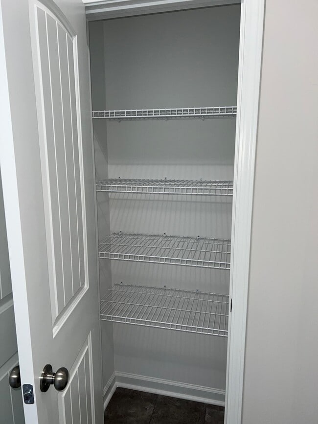 Building Photo - 158 Atherstone St