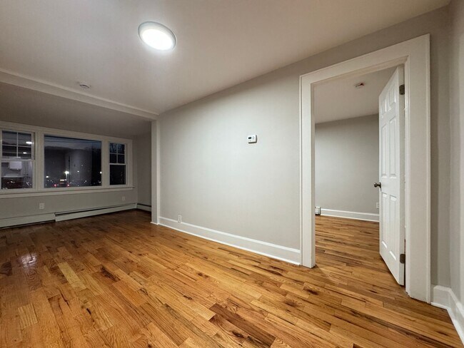 Building Photo - 145 Division St