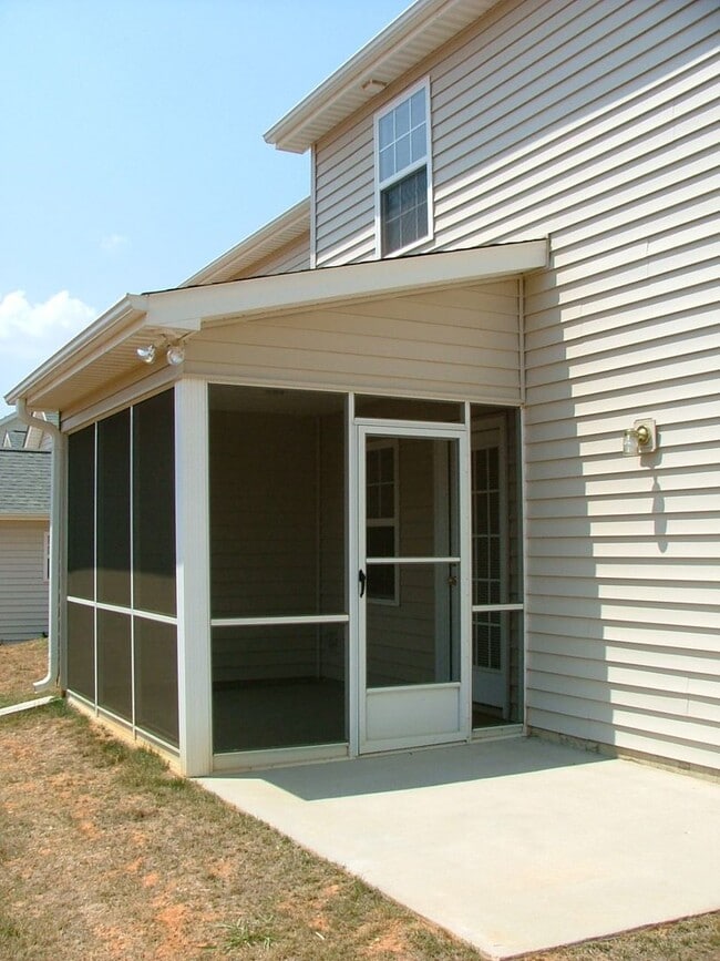 Building Photo - 123 Clusters Cir