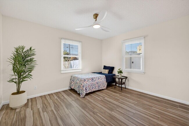 Building Photo - 341 11th Ave