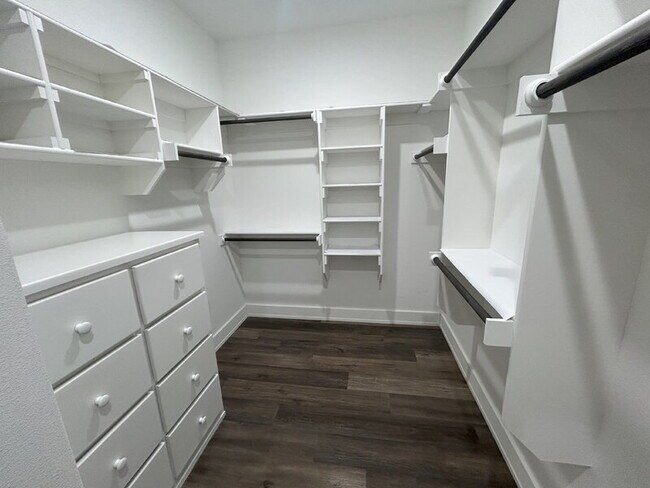 Building Photo - 2602 N Ward Dr