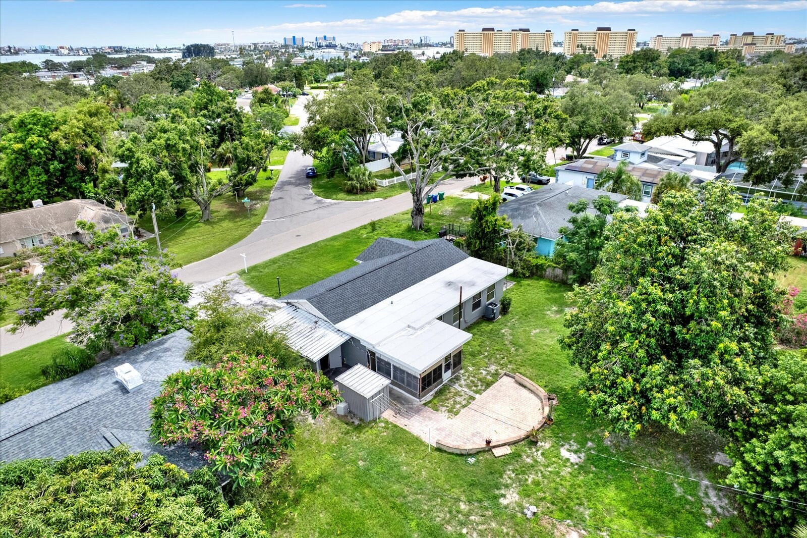 Building Photo - 10711 Seminole Dr N