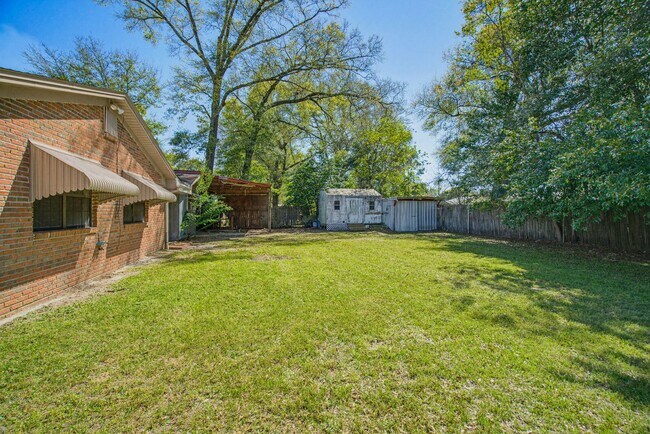 Building Photo - 5471 Buena Vista Ave