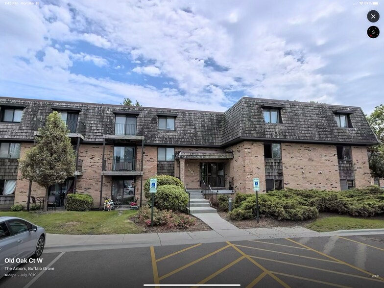 Building Photo - 8 Oak Creek Dr